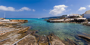 Puerto de pescadores en Es Caló de Sant Agustí