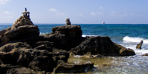 Monolitos en Formentera